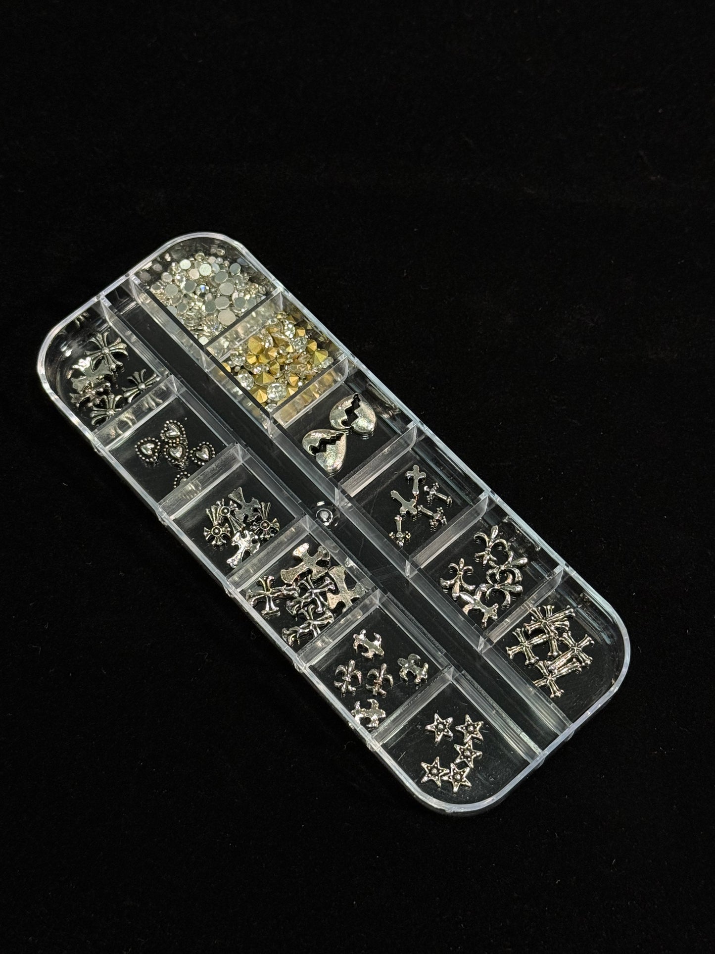 【単品注文不可・耳つぼシールとセット購入が必須】耳ツボジュエリーパーツ 12デザイン入りセット 耳ツボシールDIYグッズ クロムハーツ風