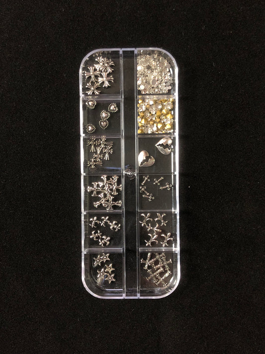 【単品注文不可・耳つぼシールとセット購入が必須】耳ツボジュエリーパーツ 12デザイン入りセット 耳ツボシールDIYグッズ クロムハーツ風