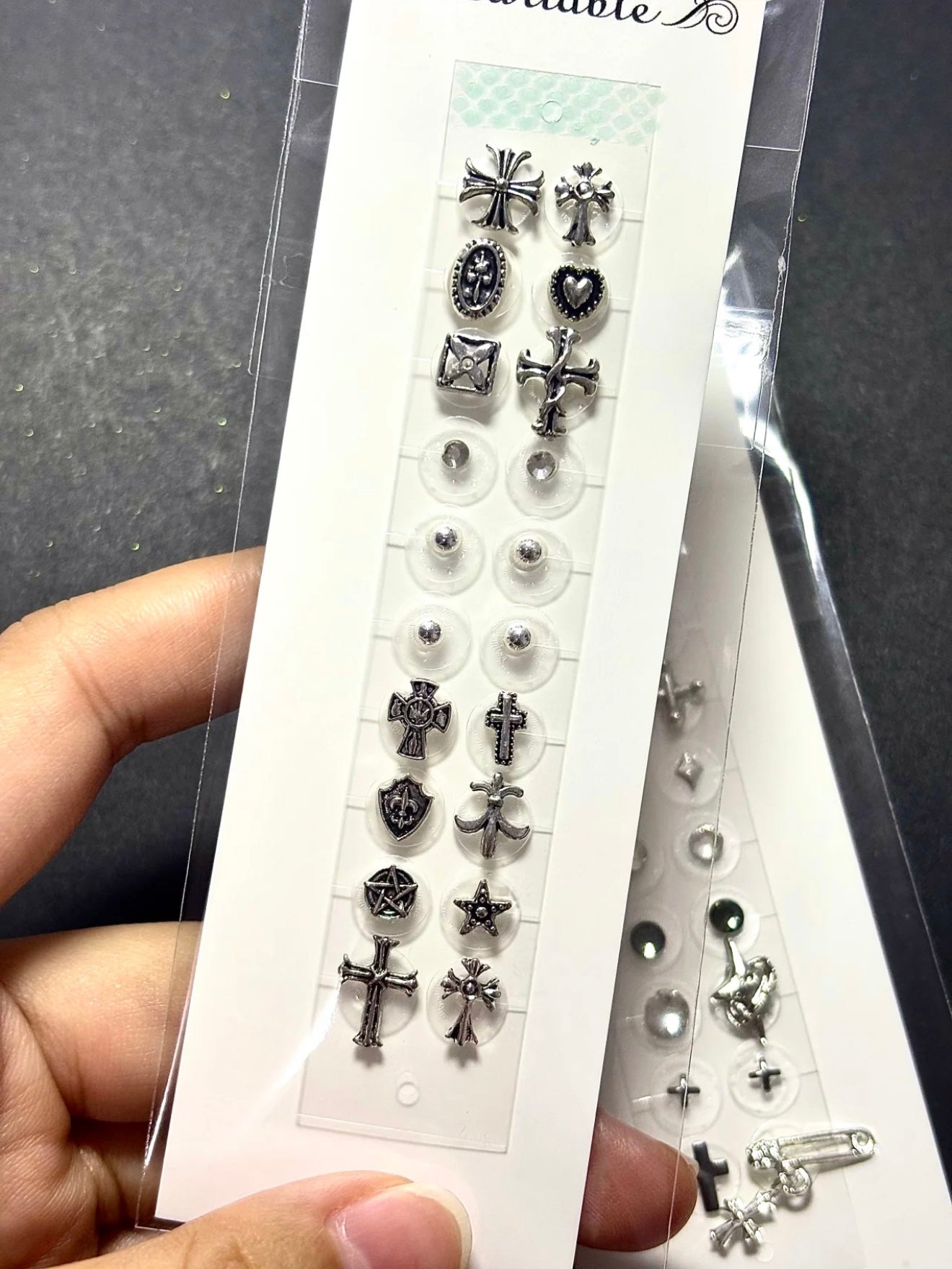 【個性派シリーズ1】キラキラ可愛い耳つぼジュエリーシール クロムハーツ風 ハンドメイド