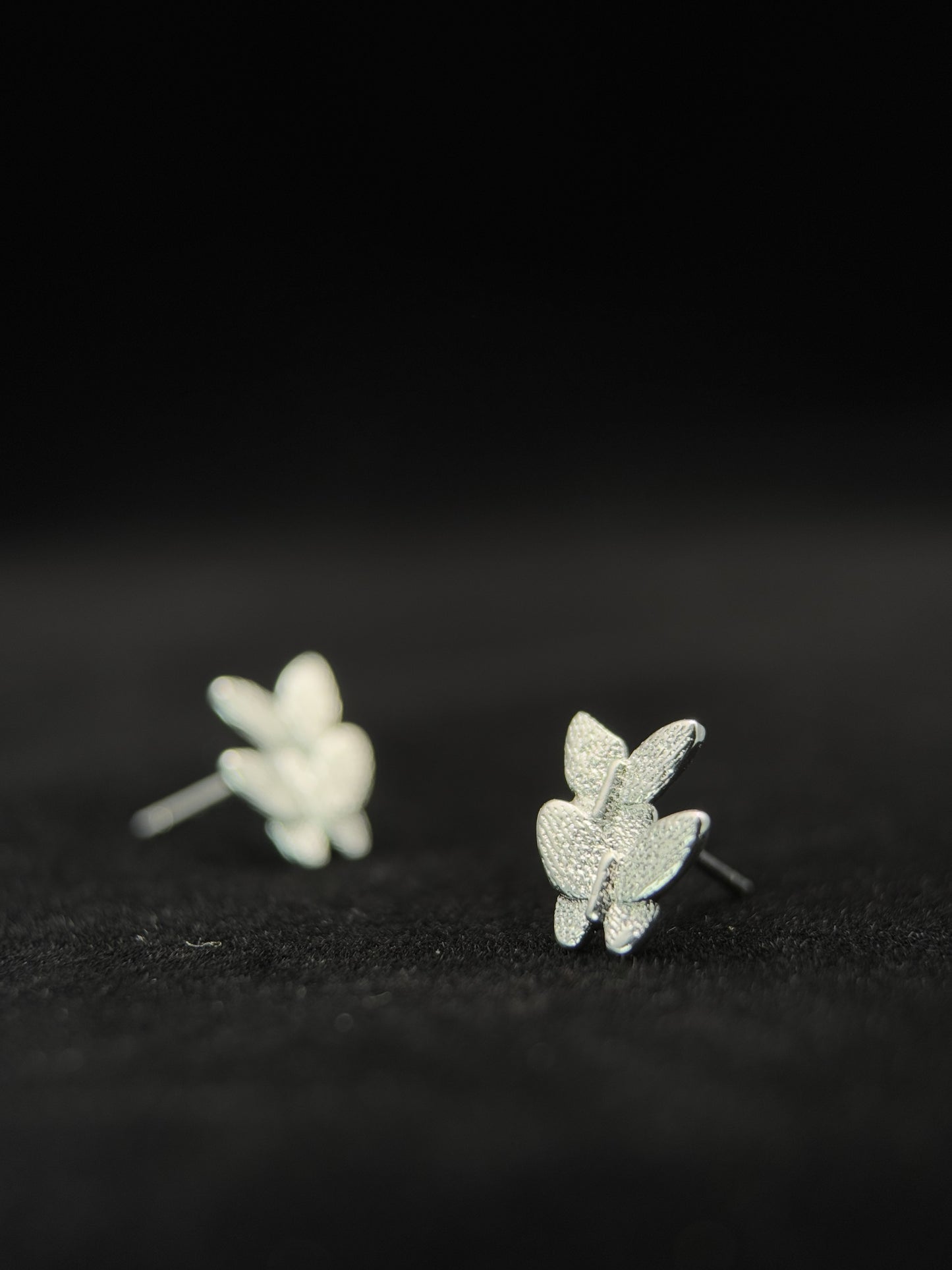 銀蝶真珠ピアス「月下舞」