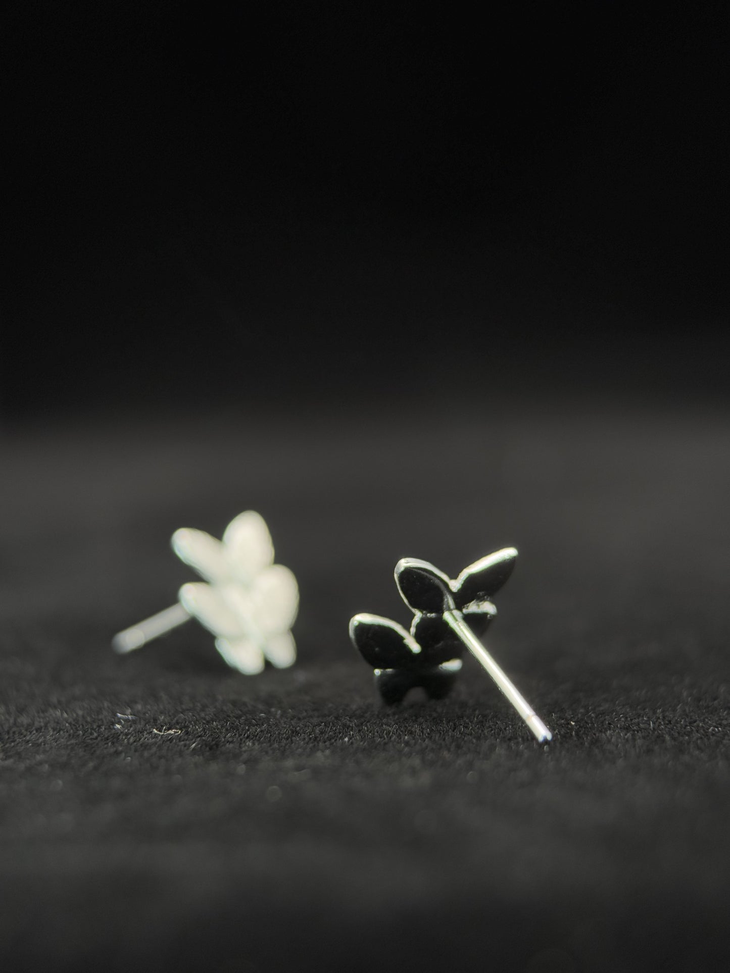 銀蝶真珠ピアス「月下舞」