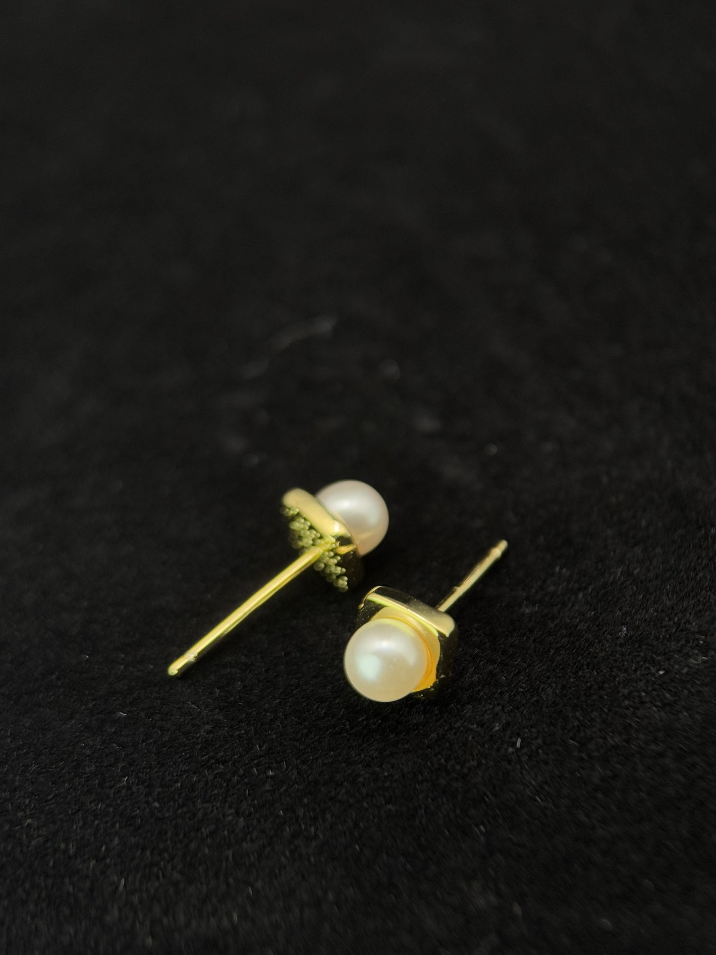 四角真珠ピアス「光喫」