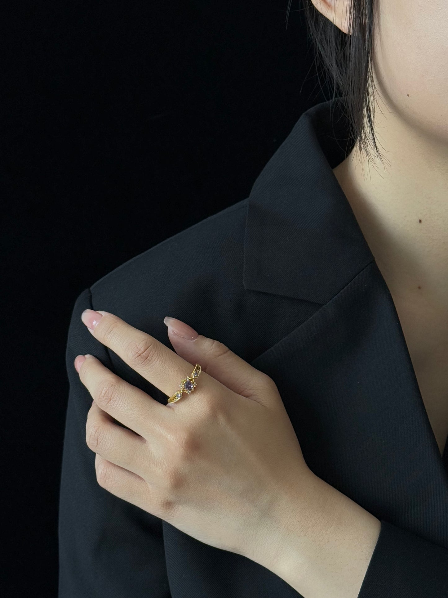 方円の輝きリング「晶華繚」
