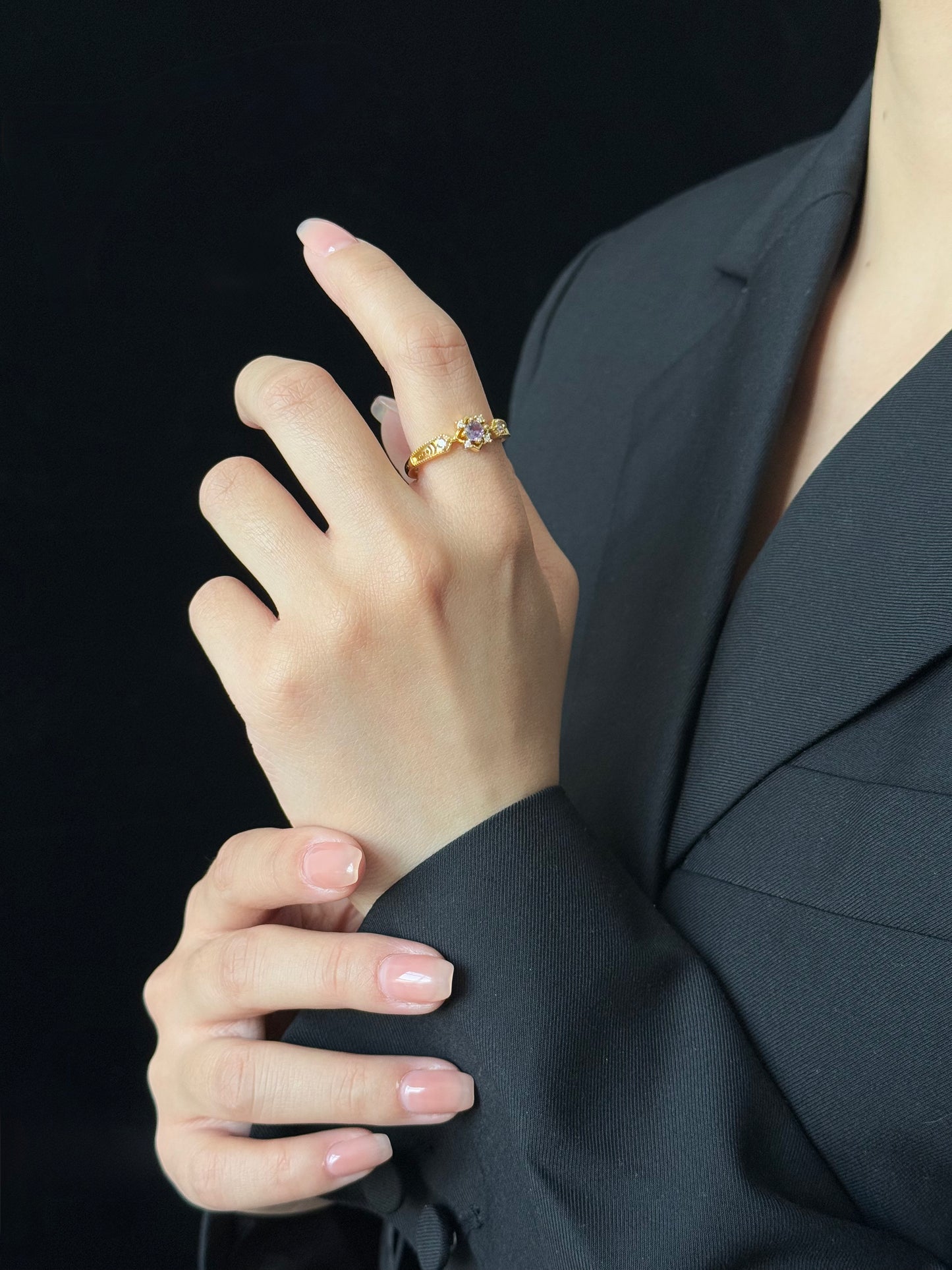 方円の輝きリング「晶華繚」
