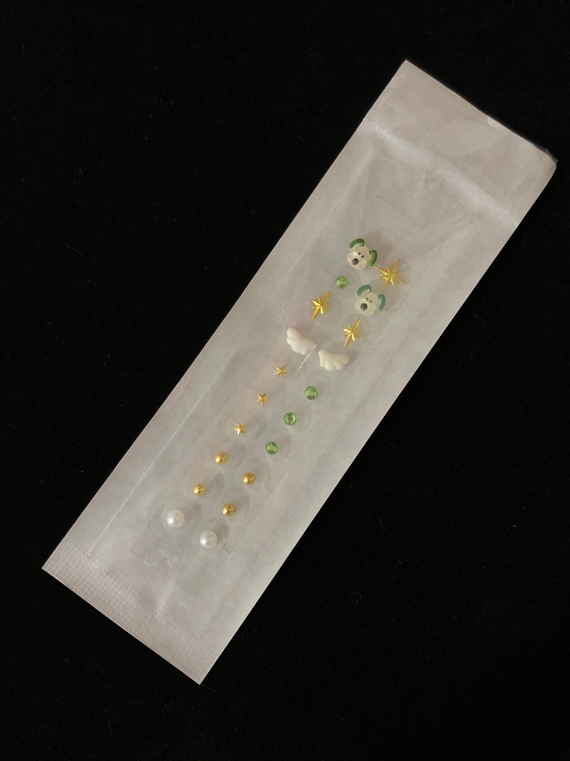 グリーンパピー 耳つぼジュエリー キラキラ可愛い 耳つぼシール ジュエリー風 - YUTTARI