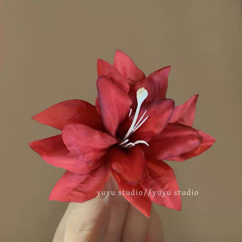 【単品】ヘアクリップ 花 フラワー クリップ 髪飾り 浴衣 着物 和服 和装 綺麗 上品 エレガント 高級 造花 ヘアアクセサリー サイドクリップ ビーチ 海 リゾート 結婚式 発表会 成人式 卒業式
